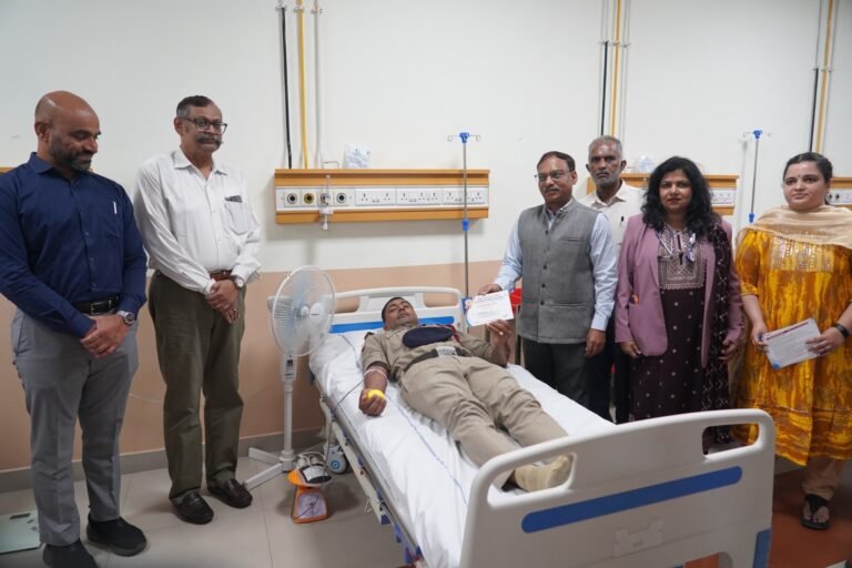 ಬೆಂಗಳೂರು ರೈಲ್ವೆ ಆಸ್ಪತ್ರೆಯಲ್ಲಿ ರಕ್ತದಾನ ಶಿಬಿರ: ಸಿಬ್ಬಂದಿಯಿಂದ 44 ಯೂನಿಟ್ ರಕ್ತದಾನ