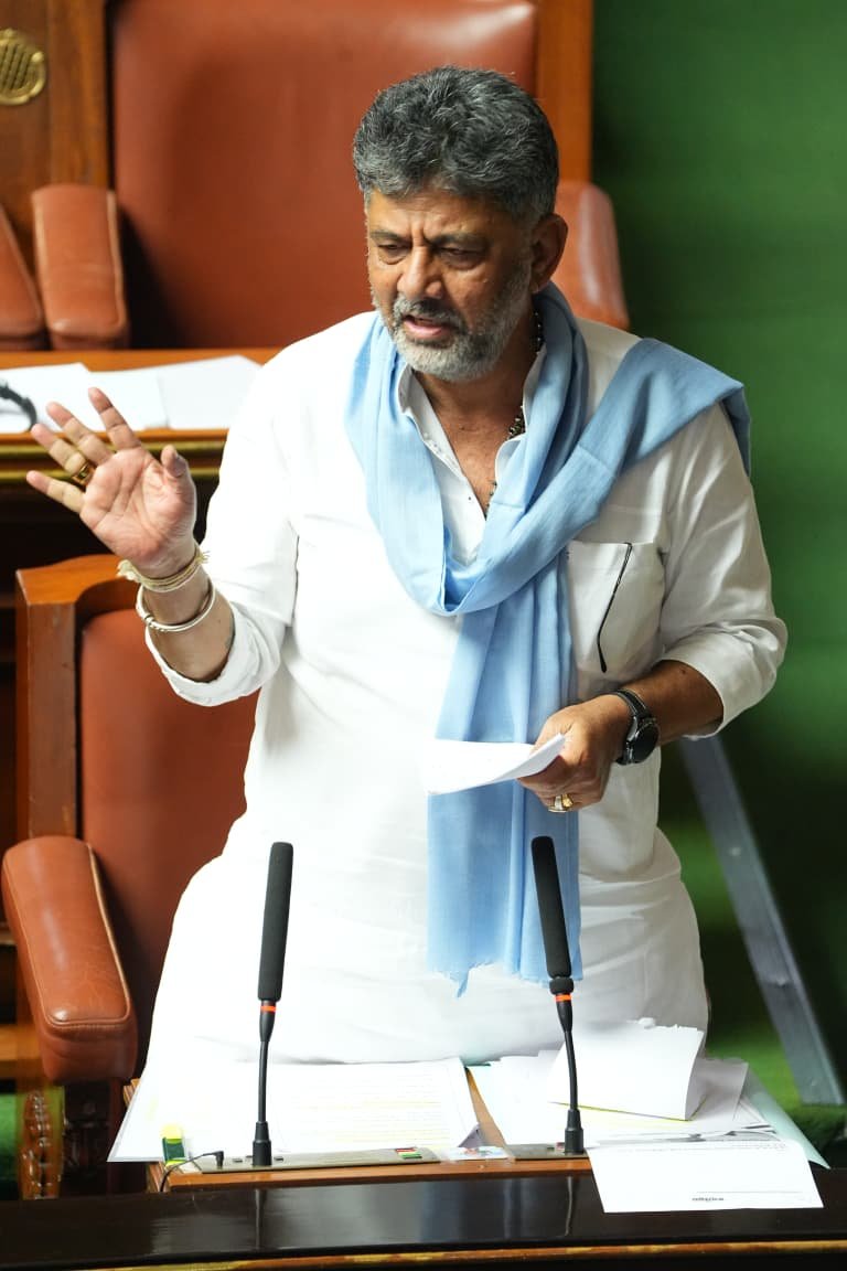 ಕೇಂದ್ರ ರೈತರ ಸಾಲ ಮನ್ನಾ ಮಾಡಿದರೆ ರಾಜ್ಯದ ಪಾಲು ಭರಿಸಲು ಸಿದ್ಧ: ಡಿ ಕೆ ಶಿವಕುಮಾರ್
