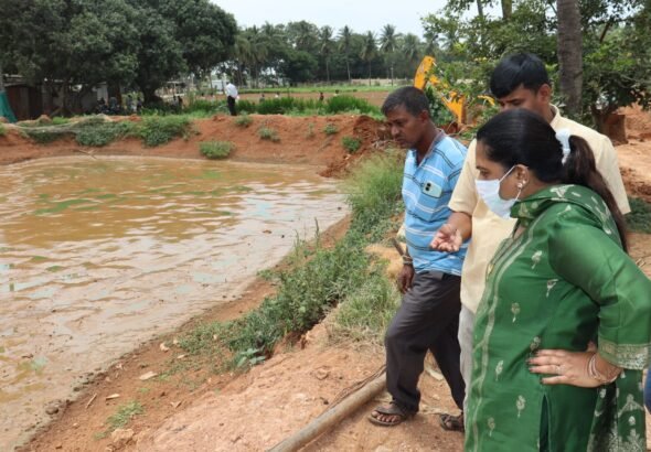ಹೊಸಕೋಟೆಯಲ್ಲಿ ಕ್ಯಾಟ್‌ಫಿಶ್ ಸಾಕಾಣಿಕೆ ವಿರುದ್ಧ ದಾಳಿ: 20 ಹೊಂಡಗಳ ನಾಶ, ಎಫ್‌ಐಆರ್‌ಗೆ ವಾಸಂತಿ ಅಮರ್ ಸೂಚನೆ