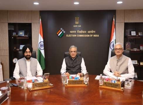 SIR ನೋಟಿಸ್ ಪಡೆದವರ ಮನೆಗಳಲ್ಲೇ ದಾಖಲೆ ಸಂಗ್ರಹಕ್ಕೆ ಚುನಾವಣಾ ಆಯೋಗ ಸೂಚನೆ; ಸಾಮಾನ್ಯವಾಗಿ ಕಚೇರಿ ವಿಚಾರಣೆಗೆ ಹಾಜರಾತಿ ಅಗತ್ಯವಿಲ್ಲ