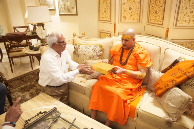 ಬೆಂಗಳೂರಿನಲ್ಲಿ ಸ್ವಾಮಿ ಕೈಲಾಶಾನಂದ ಗಿರಿ ಭೇಟಿಯಾದ ಲಹರ್ ಸಿಂಗ್ ಸಿರೋಯಾ