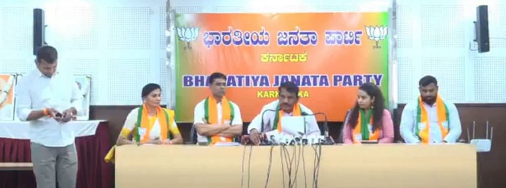 ಬೆಂಗಳೂರಿನ ಬಿಜೆಪಿ ಸುದ್ದಿಗೋಷ್ಠಿಯಲ್ಲಿ ಮಾತನಾಡುತ್ತಿರುವ ಅನಿಲ್ ಬೆನಕೆ
