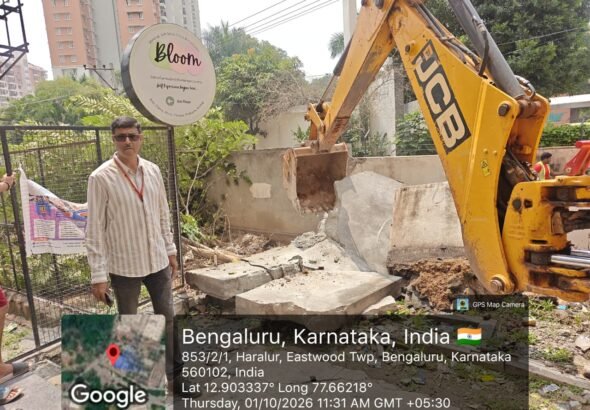 ಹರಳೂರಿನಲ್ಲಿ ರಾಜಕಾಲುವೆ ಜಾಗದಲ್ಲಿನ ಕಾಂಪೌಂಡ್ ತೆರವು