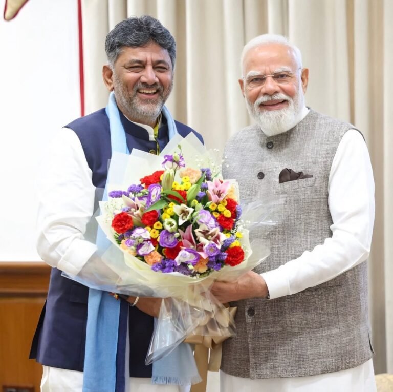 ಪ್ರಧಾನಿ ನರೇಂದ್ರ ಮೋದಿ ಅವರೊಂದಿಗೆ ಡಿ.ಕೆ. ಶಿವಕುಮಾರ್ — ಕಡತ ಚಿತ್ರ