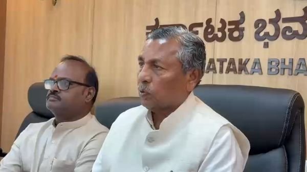 ಕರ್ನಾಟಕ ಭವನದಲ್ಲಿ ವರದಿಗಾರರೊಂದಿಗೆ ಮಾತನಾಡಿದ ಕೆ.ಎಚ್. ಮುನಿಯಪ್ಪ; ಮೂಲ ವಿಡಿಯೋದ ಚಿತ್ರ.