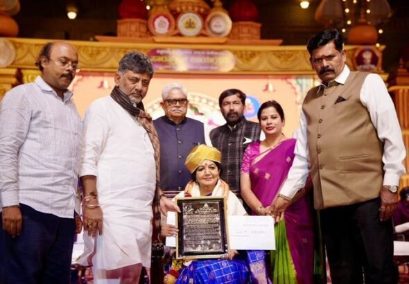 ದಸರಾ ಸಾಂಸ್ಕೃತಿಕ ಕಾರ್ಯಕ್ರಮಗಳ ಉದ್ಘಾಟನೆ: ಮೈಸೂರು ನಾಗಮಣಿ ಶ್ರೀನಾಥ್‌ಗೆ ರಾಜ್ಯ ಸಂಗೀತ ವಿದ್ವಾನ್ ಪ್ರಶಸ್ತಿ