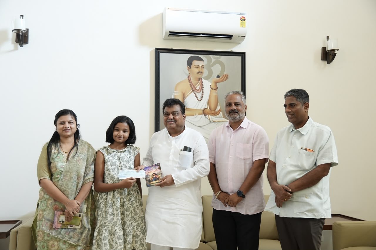 ವಿಜಯಪುರದ 10 ವರ್ಷದ ಲೇಖಕಿ ಶಿವಾನಿ ಬಿರಾದಾರ್‌ರಿಂದ ವೃಕ್ಷಥಾನ್‌ಗೆ ₹10,000 ಪುಸ್ತಕ ರಾಯಲ್ಟಿ ದೇಣಿಗೆ