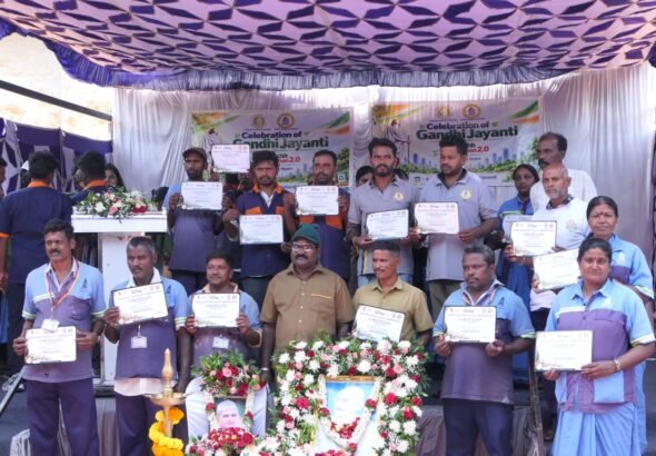 ಬೆಂಗಳೂರು ದಕ್ಷಿಣ ಪಾಲಿಕೆಯಿಂದ ಸ್ವಚ್ಛತೆಗೆ ದುಡಿಯುವ 100 ಸಿಬ್ಬಂದಿಗೆ ಗೌರವ; ಮನೆಮನೆಗಳಲ್ಲಿ ಕಸ ವಿಂಗಡಣೆಗೆ ಕರೆ