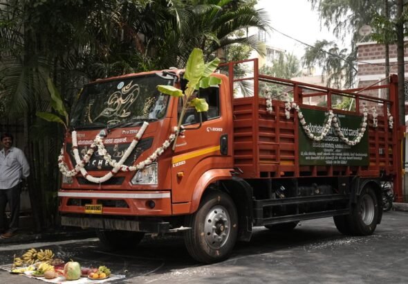 ರಸ್ತೆಯಲ್ಲಿ ಬಿಡಾಡಿ ದನ ಕಂಡರೆ 1533ಕ್ಕೆ ಕರೆ ಮಾಡಿ: ಪೂರ್ವ ಬೆಂಗಳೂರಿನಲ್ಲಿ ಕಾರ್ಯಾಚರಣೆ ಆರಂಭ