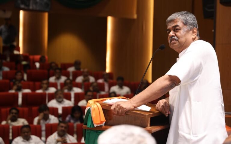 ಸೋತ ಕ್ಷೇತ್ರದಲ್ಲಿ ಗೆದ್ದು ಇತಿಹಾಸ ಸೃಷ್ಟಿಸಬೇಕು, ಗೆದ್ದ ಕ್ಷೇತ್ರವನ್ನು ಉಳಿಸಿಕೊಳ್ಳಬೇಕು: ಬಿ.ಕೆ. ಹರಿಪ್ರಸಾದ್ ಕರೆ