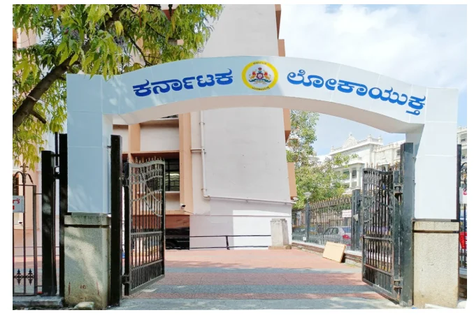ಬಾಕಿ ಬಿಲ್, ವಿದ್ಯುತ್ ಸಂಪರ್ಕಕ್ಕೆ ಲಂಚದ ಬೇಡಿಕೆ ಆರೋಪ; ಮೂರು ಲೋಕಾಯುಕ್ತ ಬಲೆಗಳಲ್ಲಿ ನಾಲ್ವರು ಅಧಿಕಾರಿಗಳು, ಗುತ್ತಿಗೆದಾರ ವಶಕ್ಕೆ