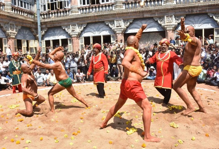 ಮೈಸೂರು ದಸರಾ — ಲೇಖನದೊಂದಿಗೆ ಒದಗಿಸಿದ ಚಿತ್ರ